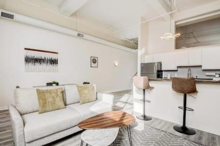 Cozysuites - 2Br With Direct Skybridge Access #5 Indianapolis Buitenkant foto